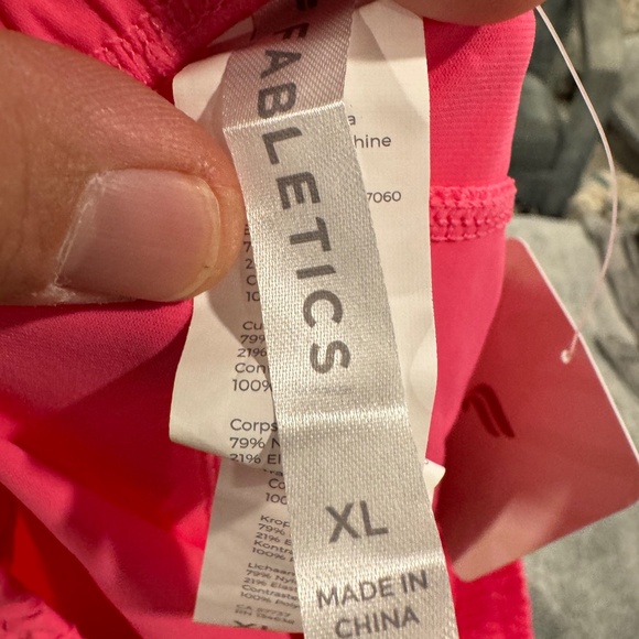 NWT - FABLETICS Women’s The One 3'' Think Pink Athletic Workout Shorts - Size XL - Picture 5 of 7